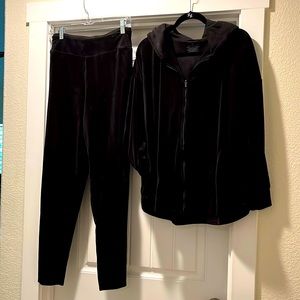 Cuddle duds black velour jogging suit